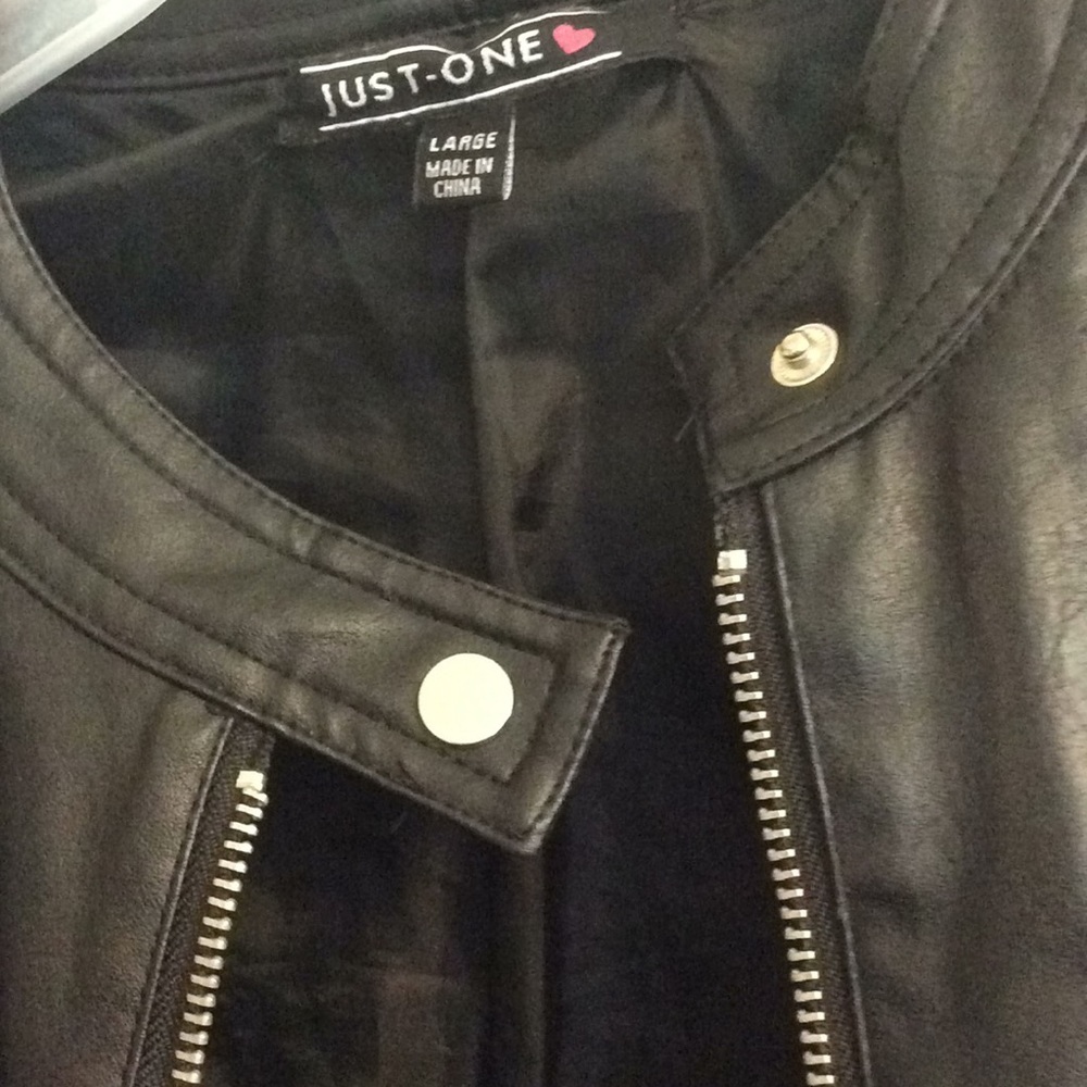 Just-One Jacket - Picture 3 of 8